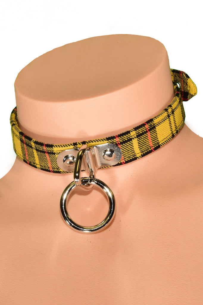 Yellow plaid choker with leash hook ring
